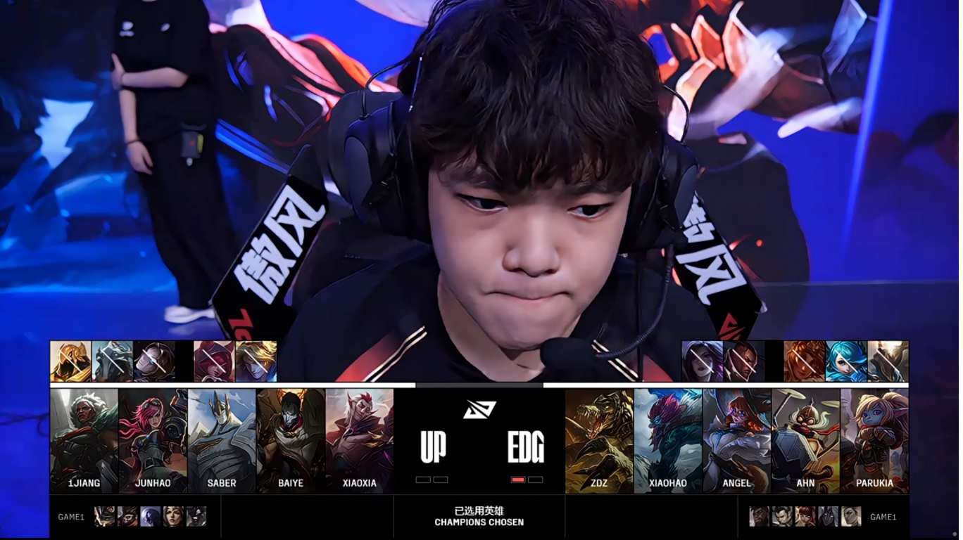 HKA翻盘EDG，Tarzan打出惊人五杀峡谷大战小组赛，引爆全场热议的简单介绍