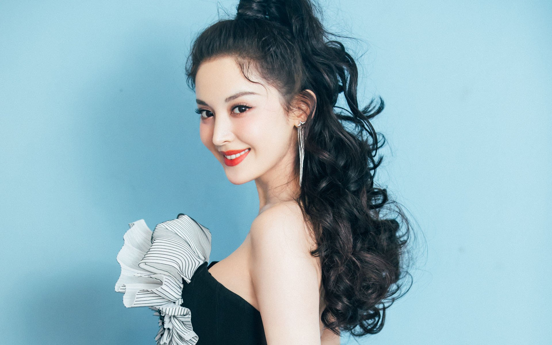 篮网寒冬！伦纳德单骑撕碎纽约防线，统治级数据诠释何为客场消音器