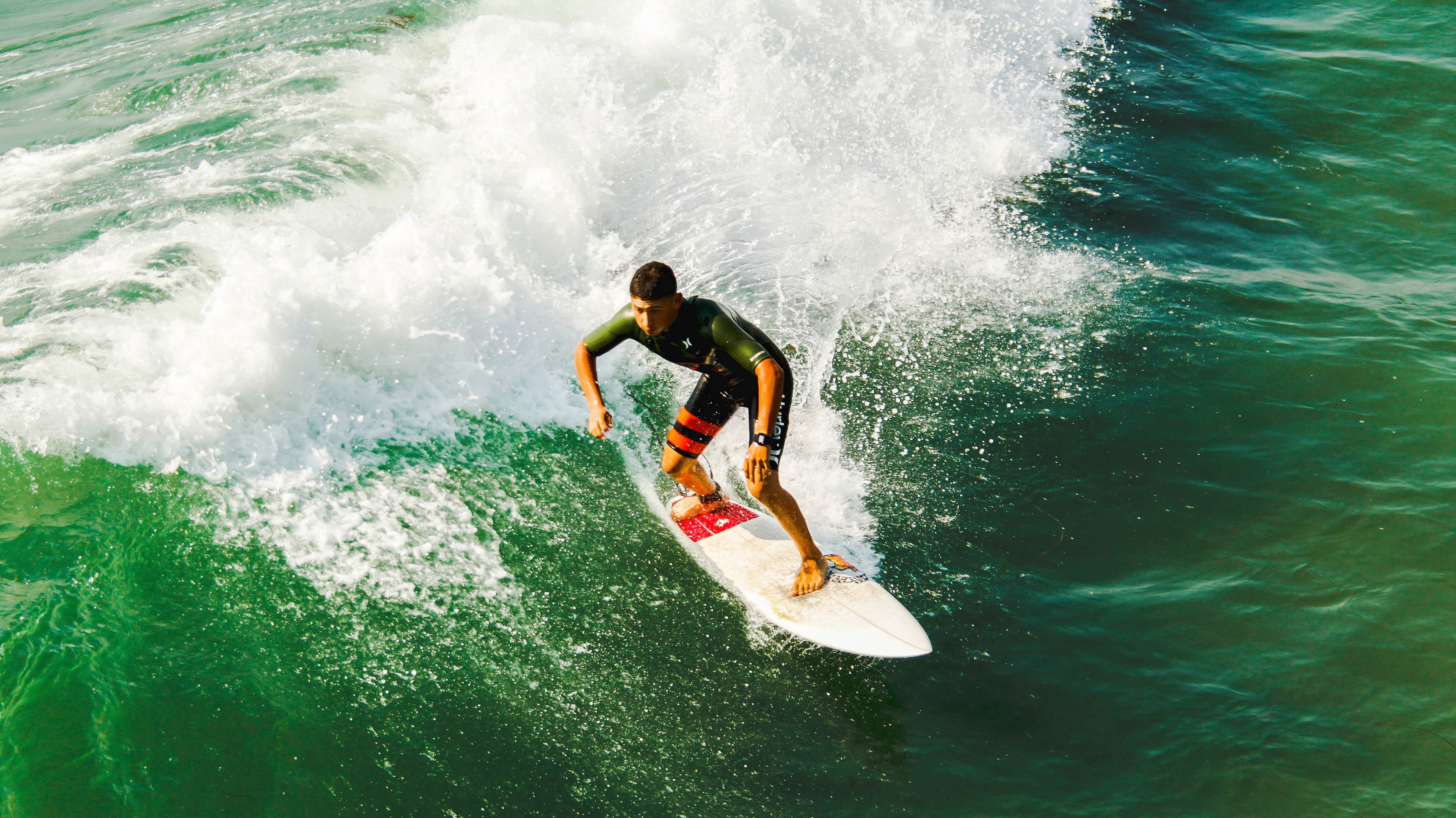 王者巡航！巴黎碾压波兰展现统治力，卡拉斯科德甲争冠战独舞